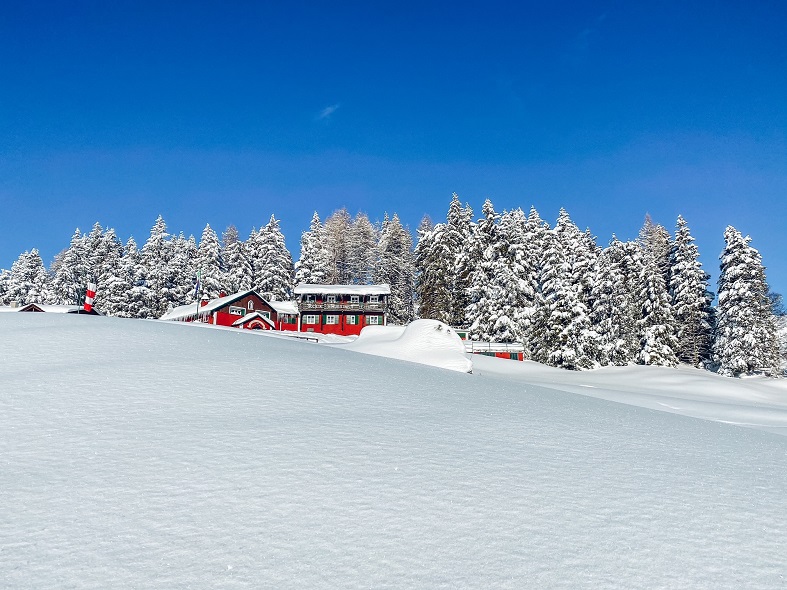 Il Rifugio Sassi Castelli ai Piani di Artavaggio