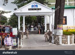 हिमाचल प्रदेश के हर विधानसभा क्षेत्र में आदर्श स्वास्थ्य संस्थान खोले जाएं