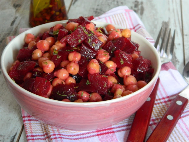 Salata de sfecla coapta cu naut