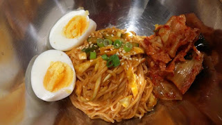 Resep dan Cara Membuat Masakan Korea Bibim Guksu ( Mie Campur Ala Korea)