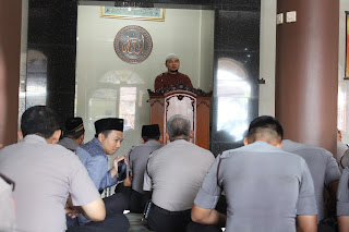 Peringatan Maulid Nabi, Polresta Yogyakarta Gelar Pengajian di Masjid Baiturrahim