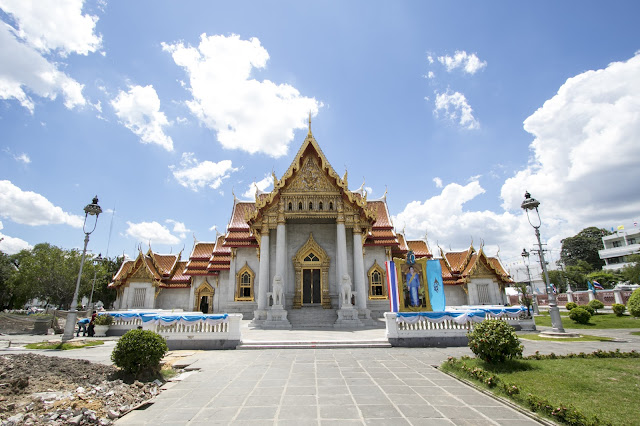 Grande Budda d'oro e Budda felice-Bangkok