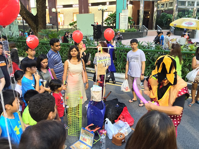 Pedestrian Night on Orchard Road - Balloon Sculptures