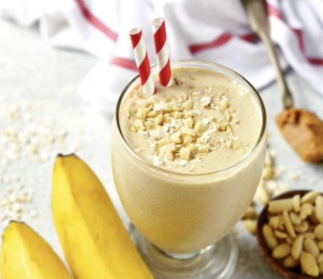 Healthy Food में आइए जानें कैसे रिफ्रेश हों केला अखरोट लस्सी से | How to Make Banana Walnuts Lassi in Hindi 