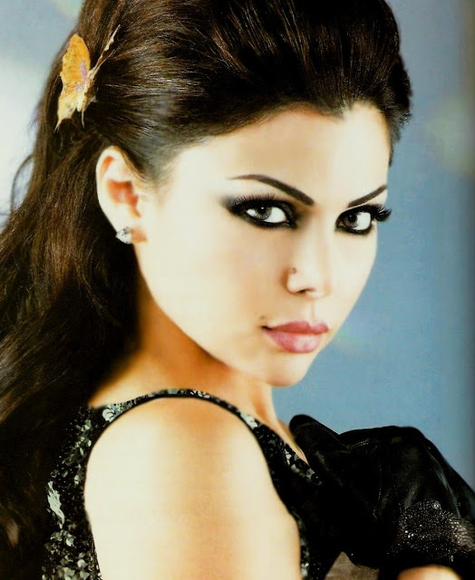 Famous Arabic Celebrity Haifa Wehbe Hot Pictures 2011
