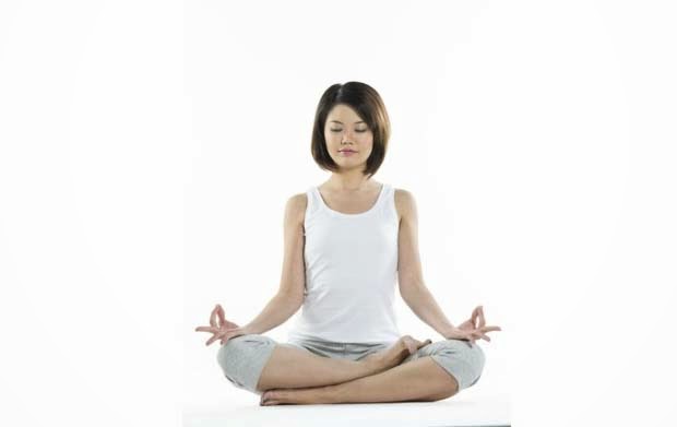 Karang Tips 3 Gerakan Aman Yoga untuk Muda