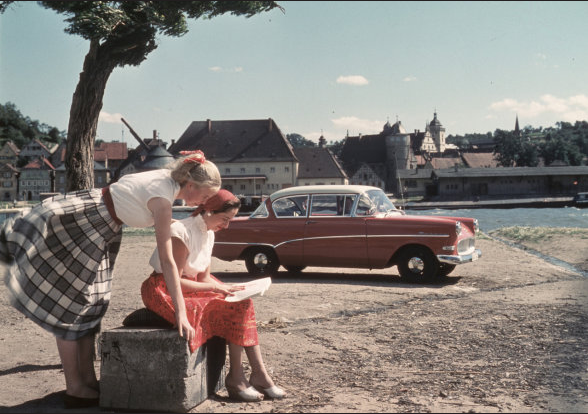 Vintage Girl's Road Trip #vintage #summer #vacation