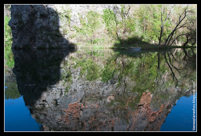 Lago del Espejo Monasterio de Piedra