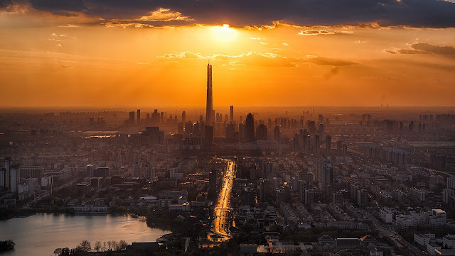 https://tormentasyciudades.blogspot.com/2018/10/la-espectacular-ciudad-de-tianjin-china.html