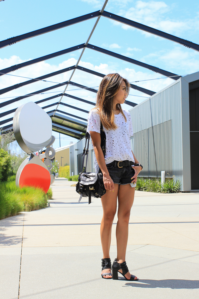 Joe's Jeans Roxanne Tux Tee, All Saints Lowe shorts, Daniel Wellington Classic Sheffield, Jerome Dreyfuss Twee