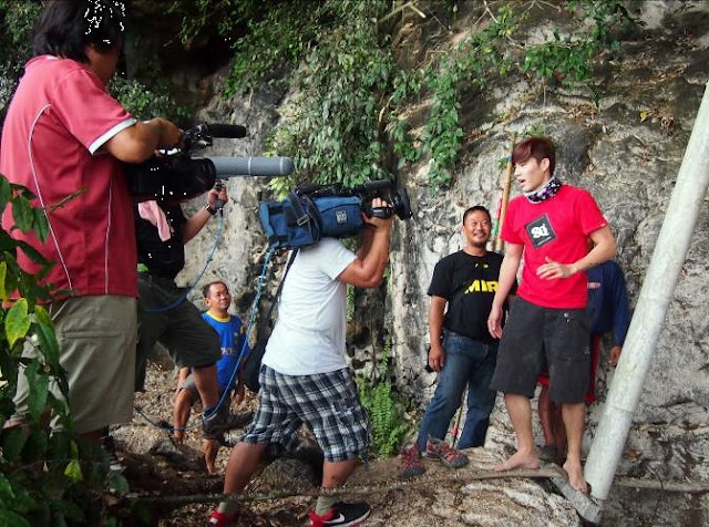 Harvesting bird's nest at Niah National Park, Miri Sarawak