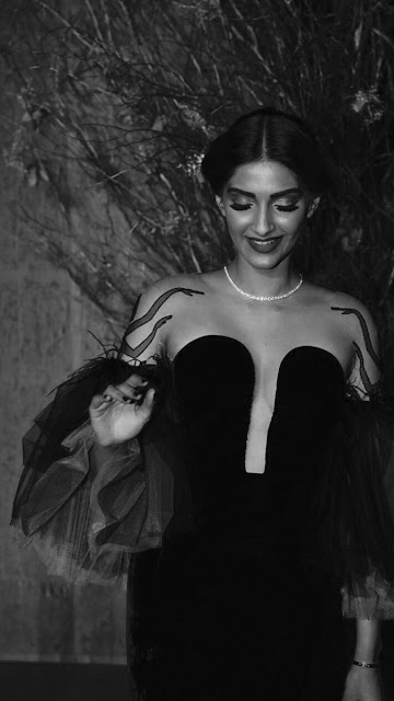 Sonam Kapoor Hot At Manish Malhotra's 50th Birthday Party