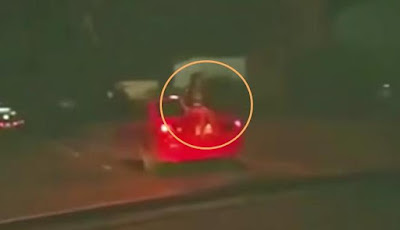 Penampakan Hantu Gadis di Belakang Mobil yang Melaju