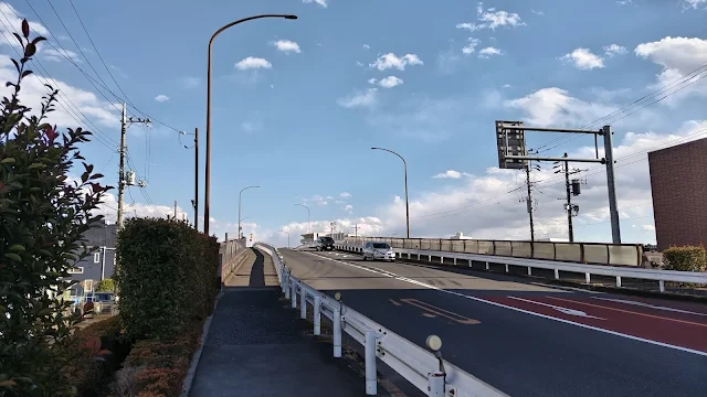 西武多摩川線を越える陸橋