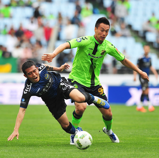 Kim Shin-wook struggled to take a number of decent chances during Jeonbuk Hyundai Motors' goalless draw against Incheon United  (Photo Credit: Hyundai-MotorsFC.com)