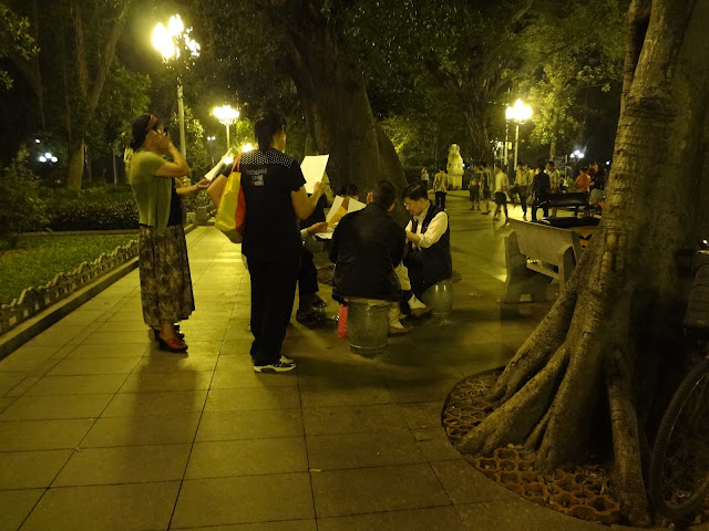 Ensayo de canto en el parque Renmin de Guangzhou