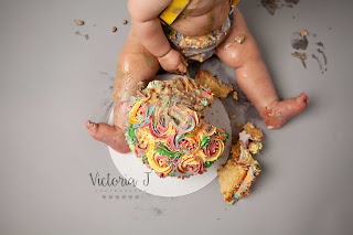 cake smash shrewsbury, shropshire photographer, baby photography, cake, first birthday photoshoot, photographer shrewsbury