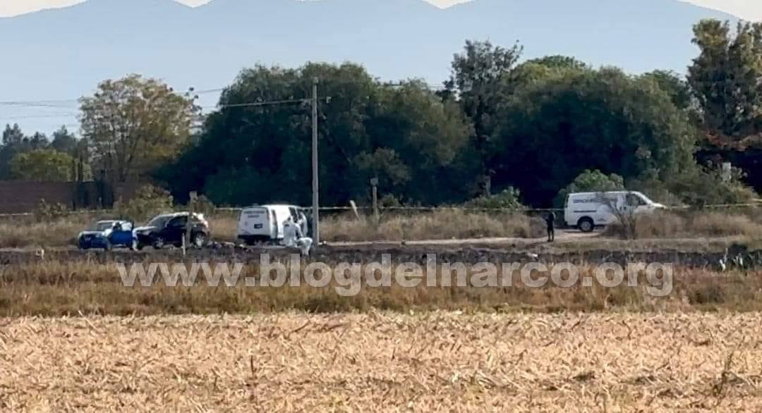Soldados localizaron los cuerpos de nueve hombres cerca de ducto de PEMEX en San Juan del Río, Querétaro, había dos vehículos cerca de los cuerpos