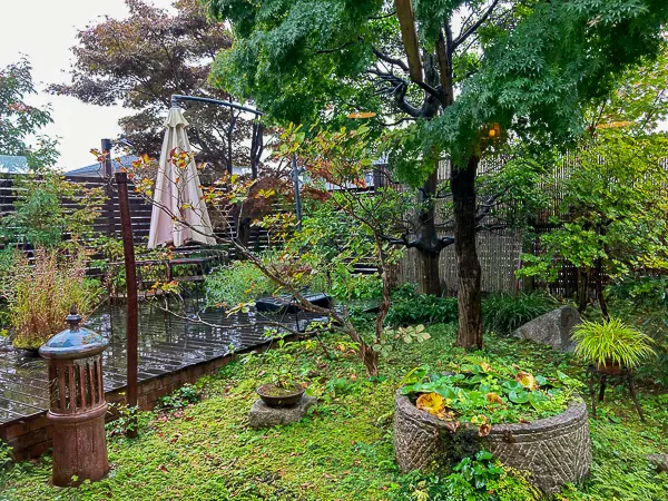 茨城県水戸市赤塚駅そばの古民家カフェ『Cafe清ら』の庭