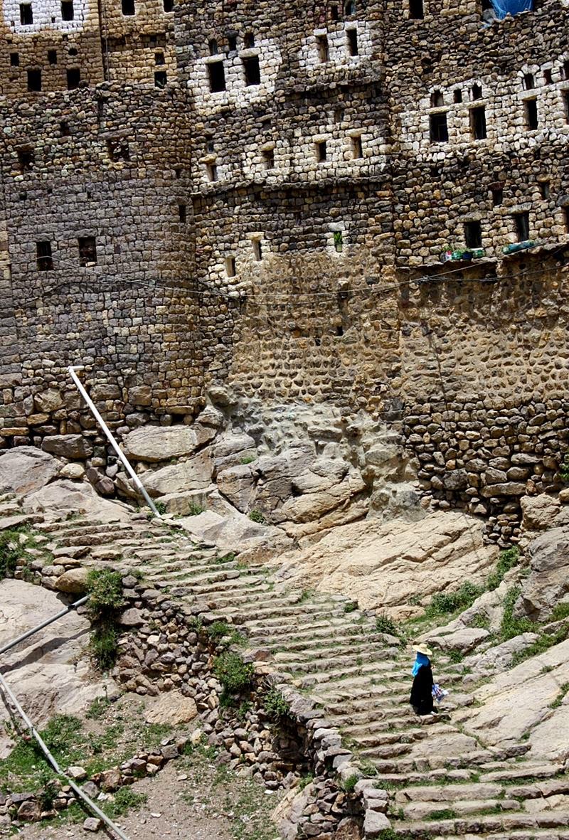 dar al hajar, dar al hajar yemen, yemen rock palace, dar al hajar store, dar al yemen, yemen palace, yemen stone, wadi dhahr yemen,