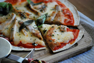 Pizzas de tortilla mexicana a la plancha