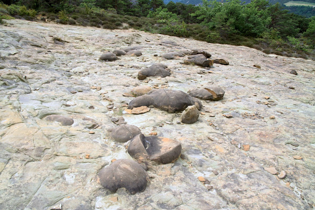 oeufs de dinosaure, boules de grès