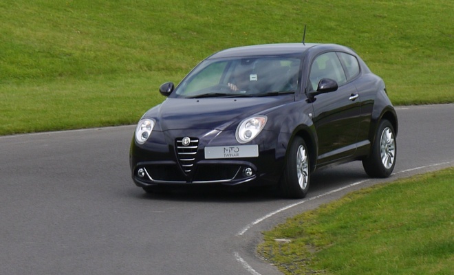 Alfa Romeo Mito TwinAir cornering