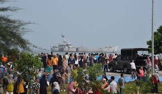 Destinasi Wisata Baru Museum Kapal Perang Teluk Bone Di Pantai Pariaman