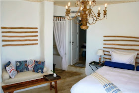 Iconic Santorini hotel cueva bloutique