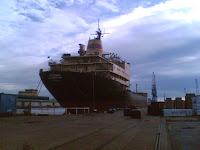 Cargo ship in Hull port