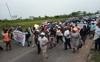Drama As JUSUN And NBA Members Block Osun Deputy Governor's Convoy