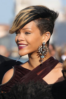  Rihanna Short Blonde Hair 