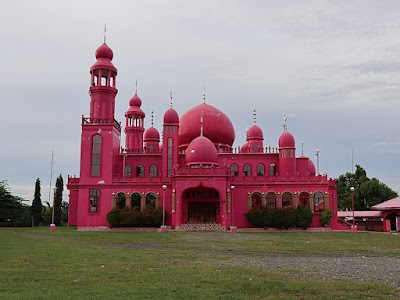 Masjid Dimaukom: A Stunning Mosque in Maguindanao, Mindanao, Philippines