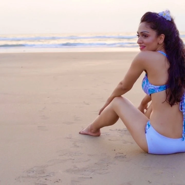 Khushali Kumar bikini sexy body