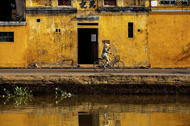 Photographs of Hoi An by photographer Réhahn in top Travel Magazine in UK 6