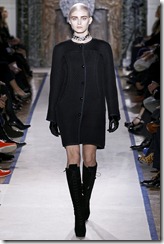 Yves Saint Laurent Ready-To-Wear Fall 2011 Runway Photos 16