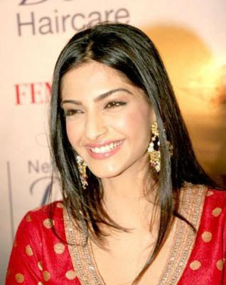 Sonam Kapoor Hot Photo