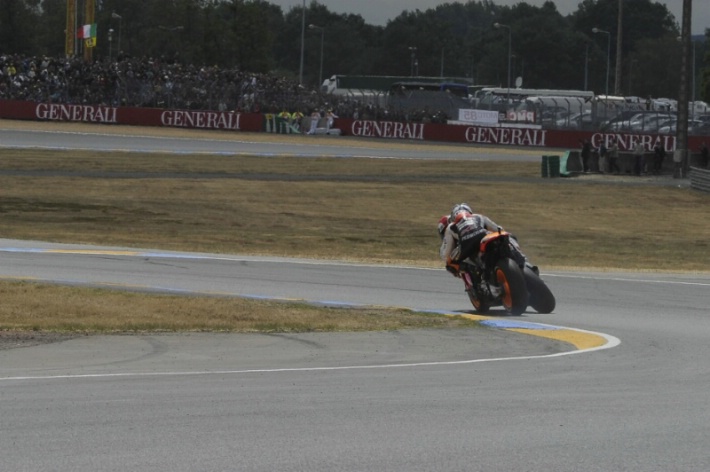 Motor drag bike: MotoGP Prancis 2011 : Pedrosa vs Simoncelli