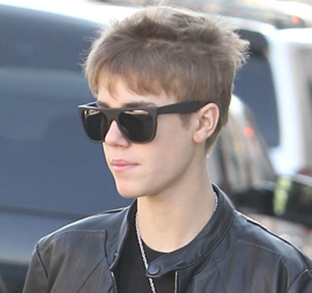 justin bieber pictures 2011 haircut. justin ieber new haircut 2011