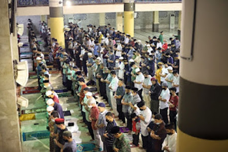    Alhamdulillah, Malam Pertama Ramadhan Sholat Taraweh di Masjid Raya Bandung