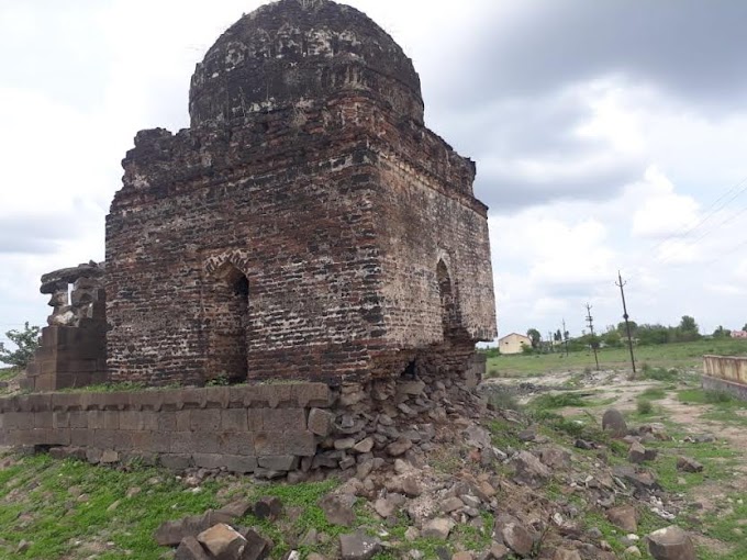 माळशिरस येथील पुरातन स्मारके  महादजी व सखुबाई निंबाळकरांच्या वंशजांनी त्याच्या समाध्या नसल्याचा दिला निर्वाळा  