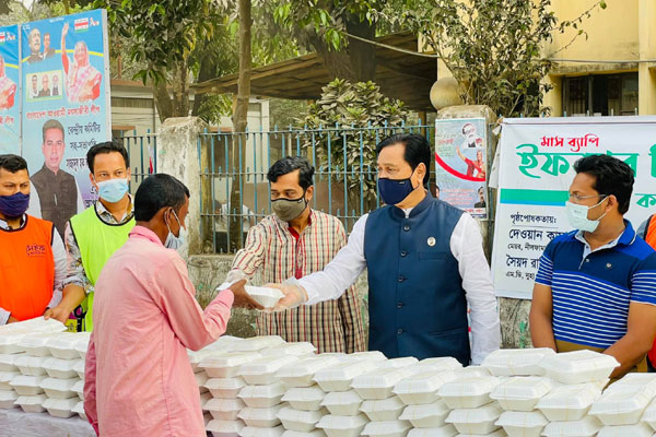 নীলফামারী ‘সেইফ ফাউন্ডেশন’ ইফাতার সামগ্রী বিতরণ কর্মসূচি