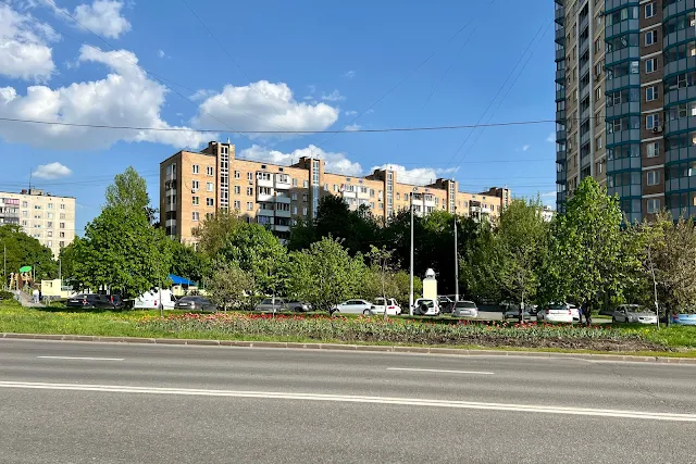 Курганская улица, Камчатская улица, жилой дом 1971 года постройки