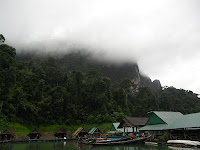 khao sok nationalpark, khao lak land discovery, rafthouses, bambushütten, swimming huts, mountains, adventure, jungle, cave explorer, höhlenerkundung