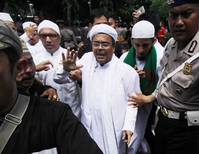 Berita-Terkini-Selama-Berada-Di-Arab-Rizieq-Dikabarkan-Dibiayai-Oleh-Tokoh-Politik