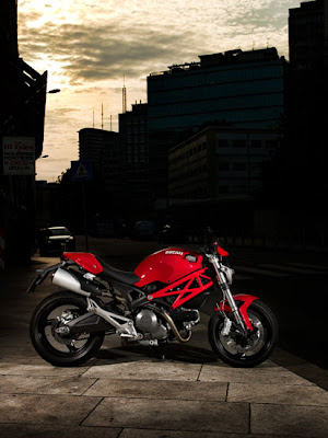 Ducati Monster 696 2010 motorcycle image
