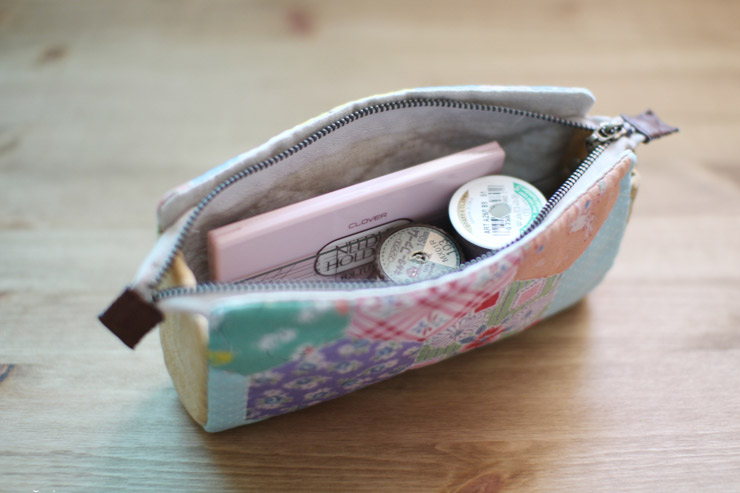 Pencil Case, Purse, Cosmetic Makeup, Bag Storage, Zipper Wallet. DIY Tutorial in Pictures. 