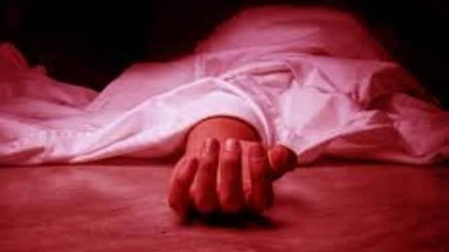 घर के पीछे मिला 35 वर्षीय युवक का संदिग्ध अवस्था में शव, परिजनों ने जताई हत्या की आशंका, पुलिस के आने का लोग कर रहे इंतजार