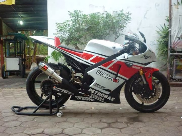 Modifikasi Yamaha Vixion Ala M1 09 New