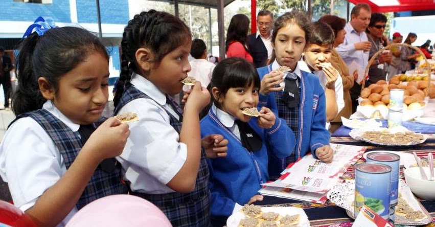 Quioscos y comedores de colegios no podrán vender comida chatarra (R. M. Nº 195-2019/MINSA)